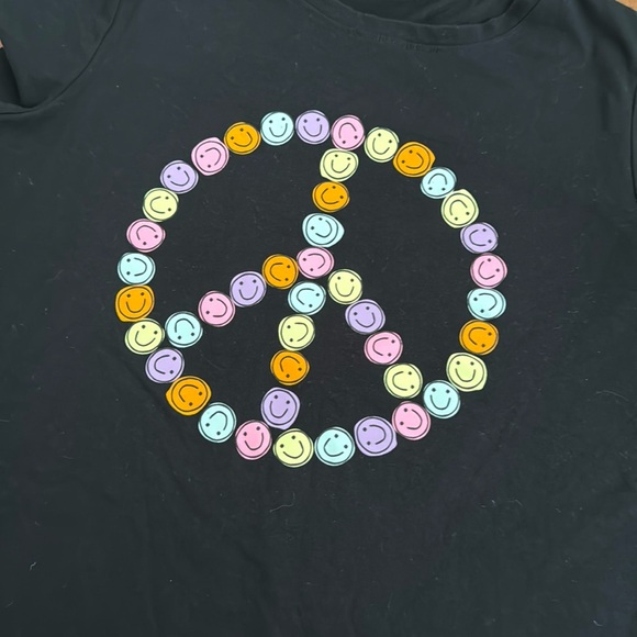 Girl Short Sleeve Shirt 👚 - Picture 2 of 4